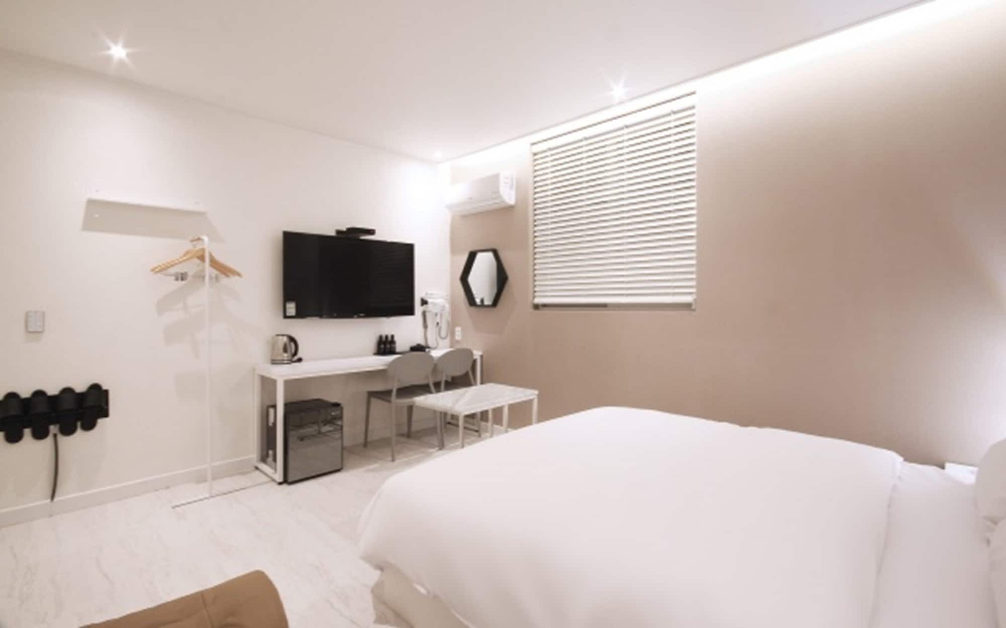 Hotel Yam Yeosu Hakdong Zewnętrze zdjęcie
